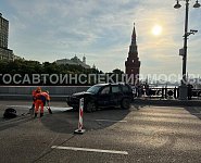 Два человека погибли в утреннем ДТП на Большом Каменном мосту в Москве